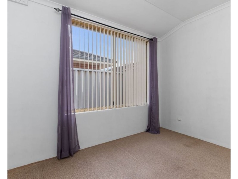 5/4 Wittenoom Road, High Wycombe WA 6057