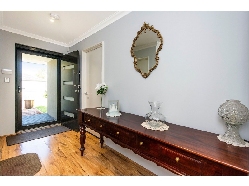 3 Nagal Way, Wattle Grove WA 6107