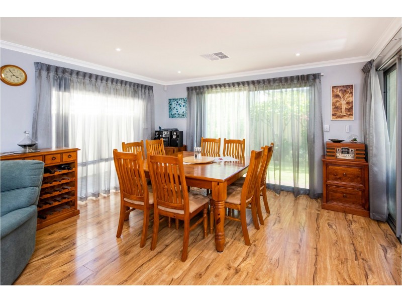 3 Nagal Way, Wattle Grove WA 6107