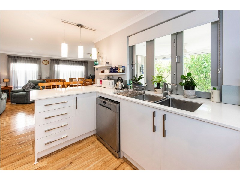 3 Nagal Way, Wattle Grove WA 6107