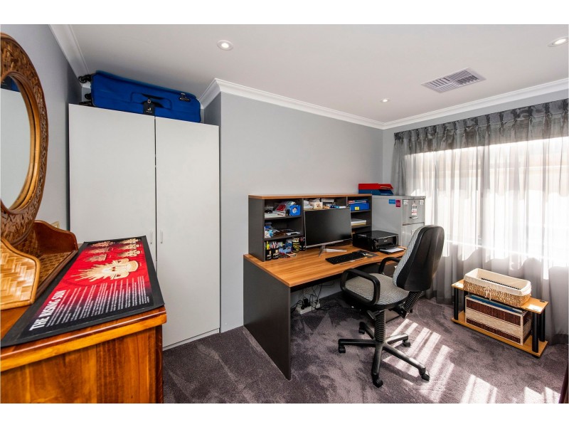 3 Nagal Way, Wattle Grove WA 6107