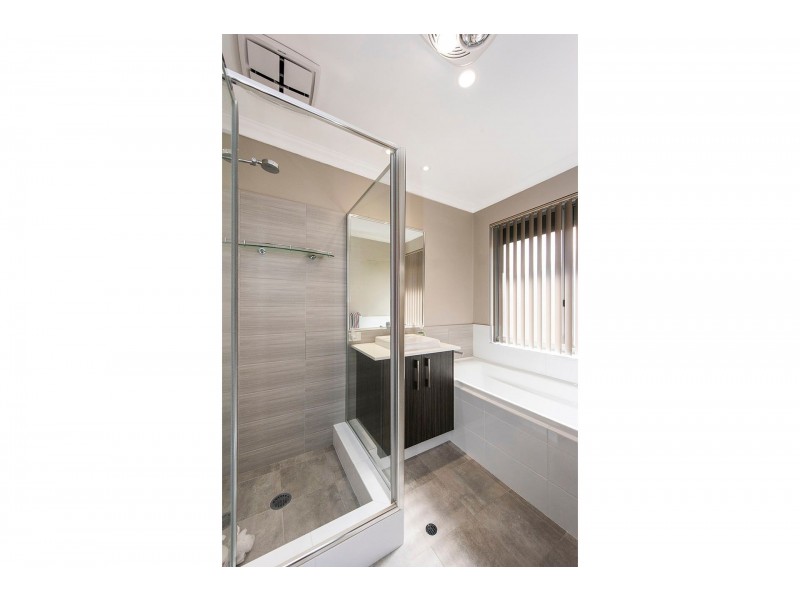 3 Nagal Way, Wattle Grove WA 6107