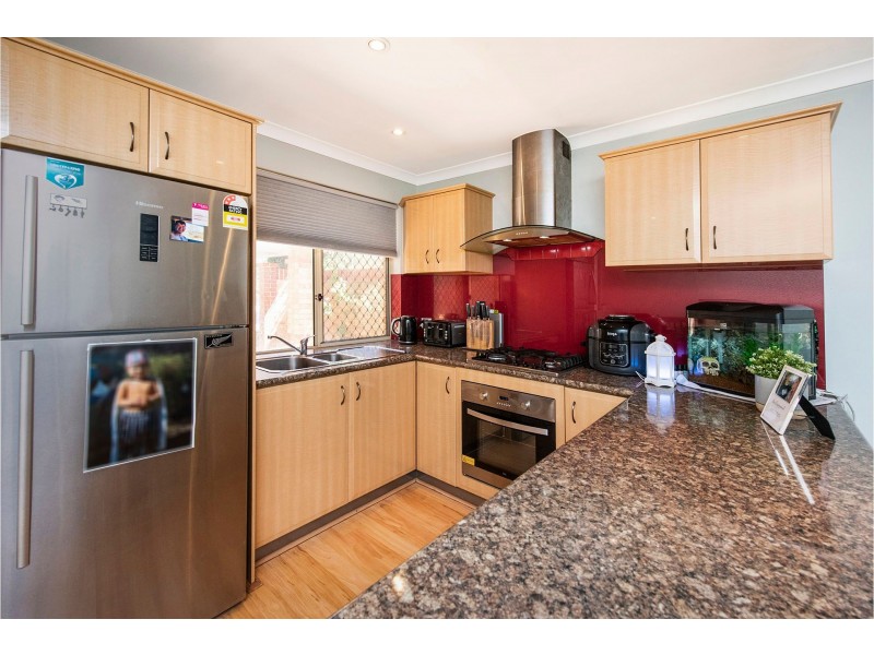 3/2a Frost Street, Swan View WA 6056