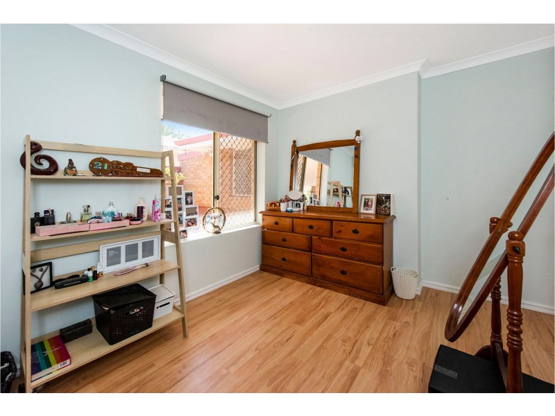 3/2a Frost Street, Swan View WA 6056