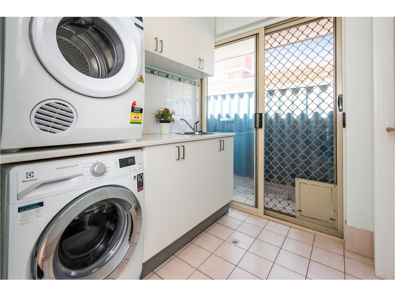 3/2a Frost Street, Swan View WA 6056