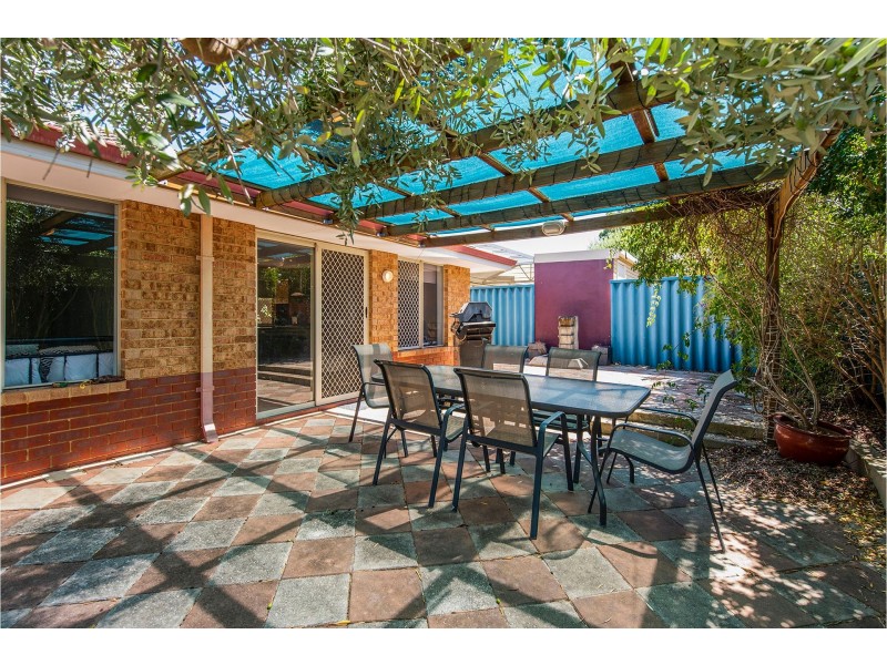 3/2a Frost Street, Swan View WA 6056