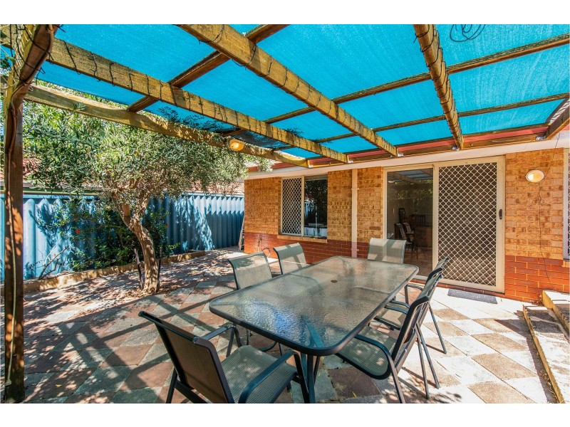 3/2a Frost Street, Swan View WA 6056