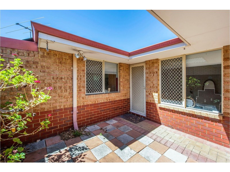 3/2a Frost Street, Swan View WA 6056