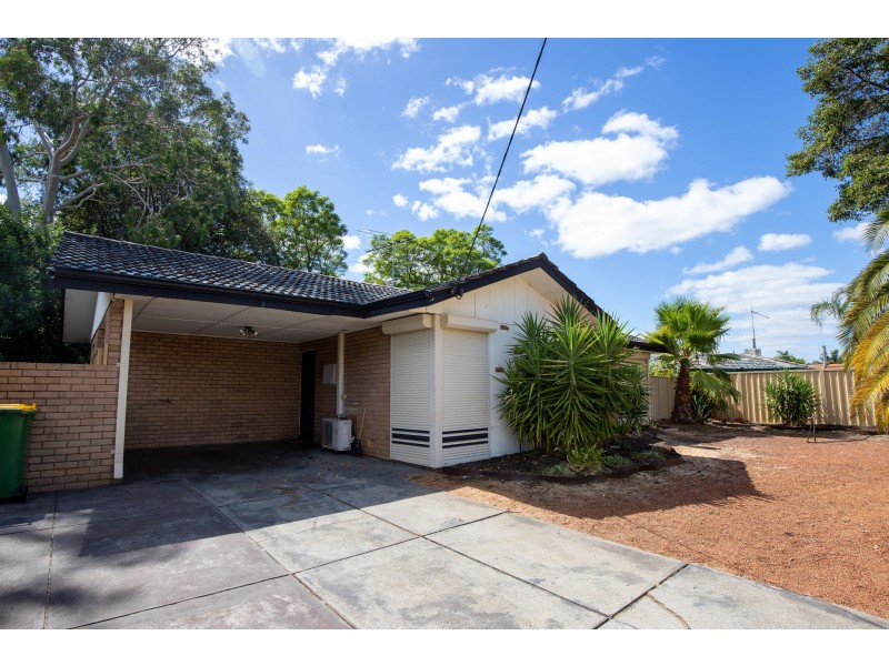 35 Amanda Drive, Camillo WA 6111