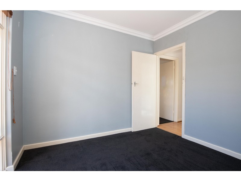 35 Amanda Drive, Camillo WA 6111