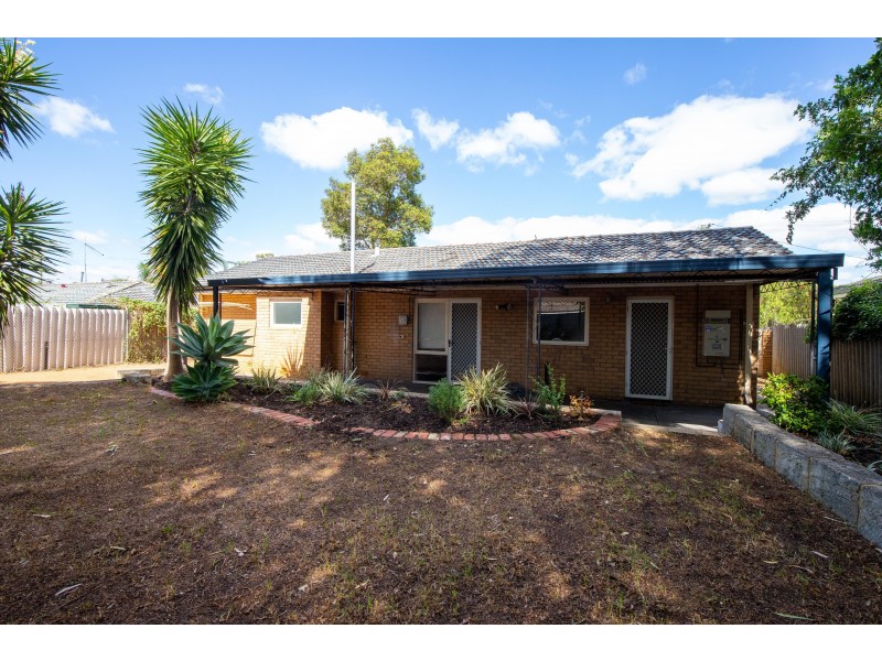 35 Amanda Drive, Camillo WA 6111