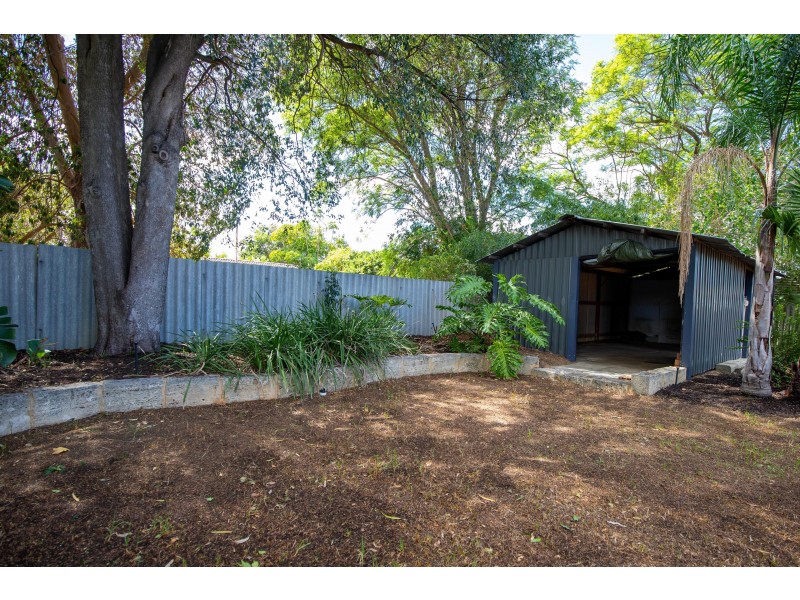 35 Amanda Drive, Camillo WA 6111