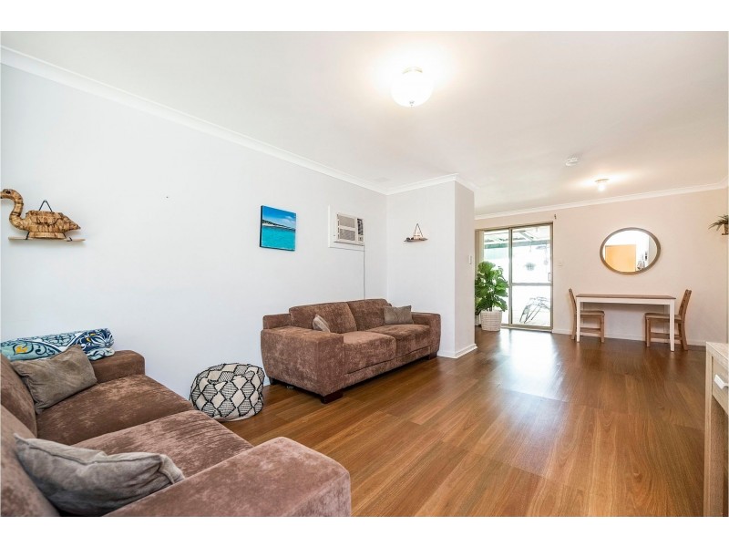 9/10 Dawson Avenue, Forrestfield WA 6058