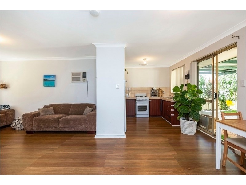 9/10 Dawson Avenue, Forrestfield WA 6058