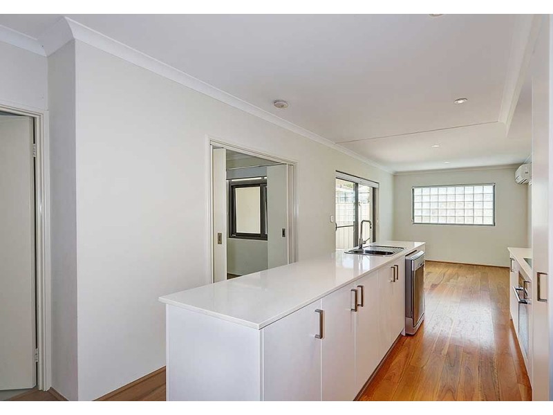 8/13 Wilson Street, Bassendean WA 6054