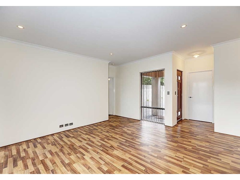 3/15 Ottaway Street, Kelmscott WA 6111