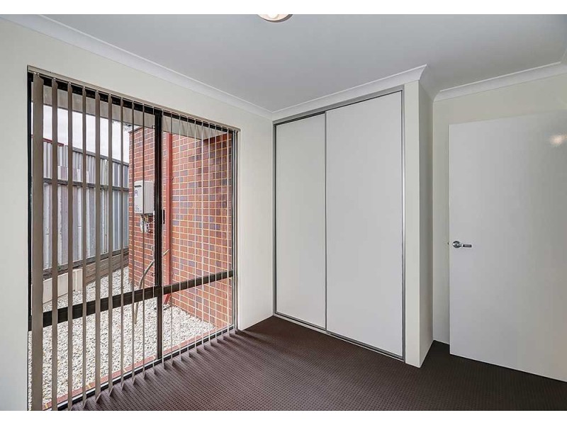 3/15 Ottaway Street, Kelmscott WA 6111