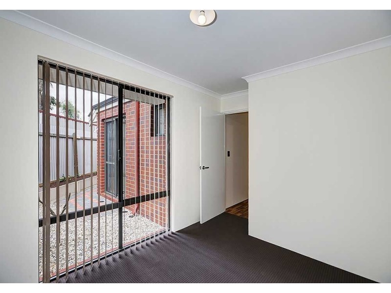 3/15 Ottaway Street, Kelmscott WA 6111