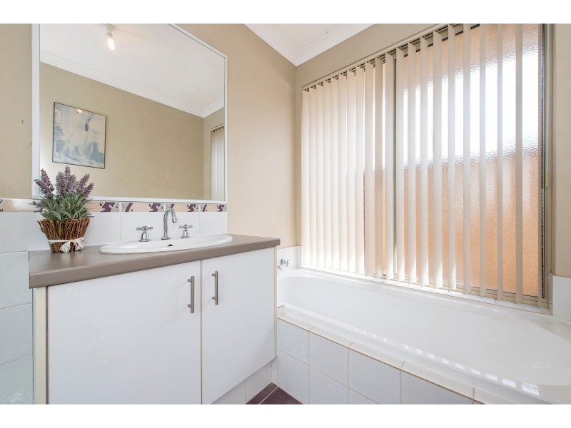 5 Kumal Court, Maida Vale WA 6057