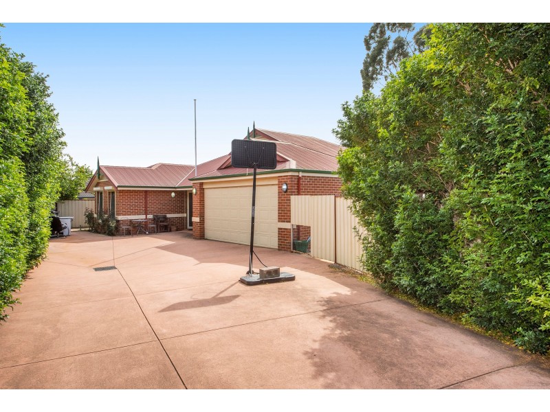 5 Kumal Court, Maida Vale WA 6057