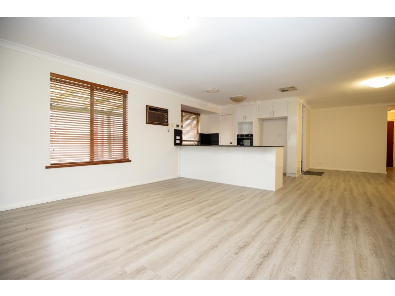 18 Swallow Loop, High Wycombe WA 6057