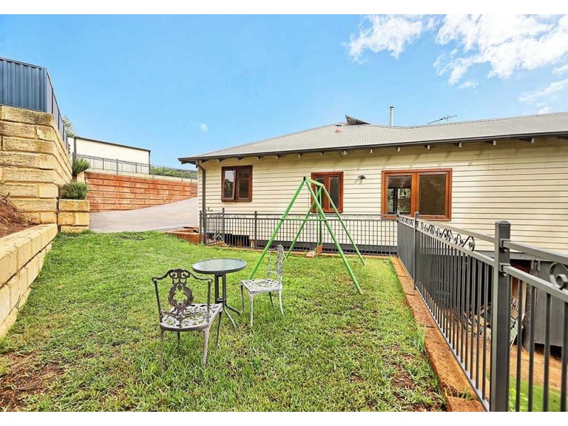 12 Biala Street, Kelmscott WA 6111