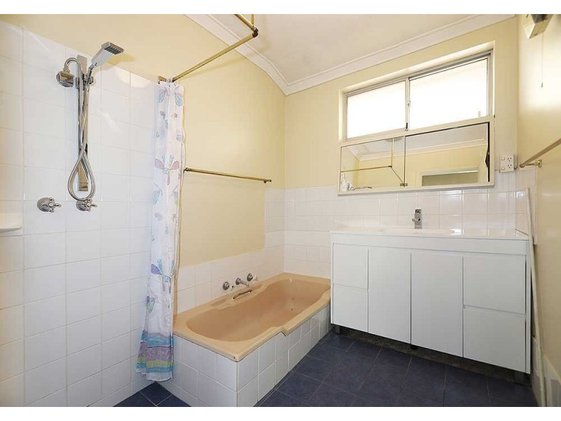 303 Kalamunda Road, Maida Vale WA 6057