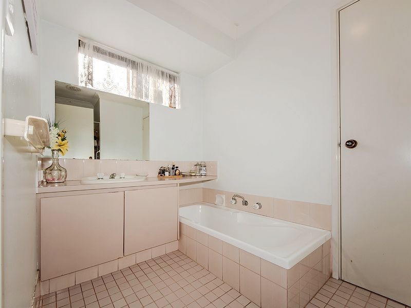 34/63 Amherst Road, Swan View WA 6056