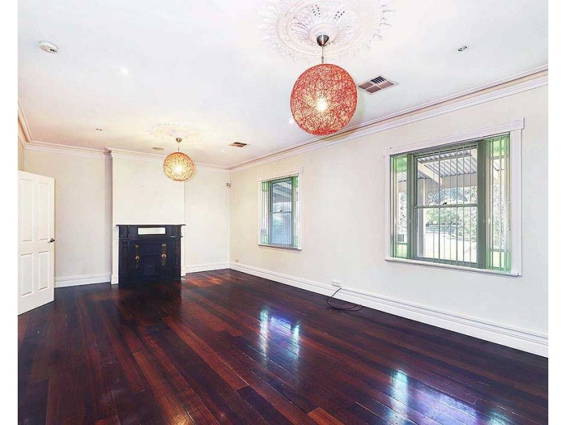 23 Rhodes Place, Maida Vale WA 6057