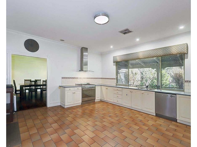 23 Rhodes Place, Maida Vale WA 6057