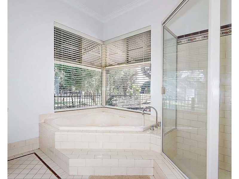 23 Rhodes Place, Maida Vale WA 6057