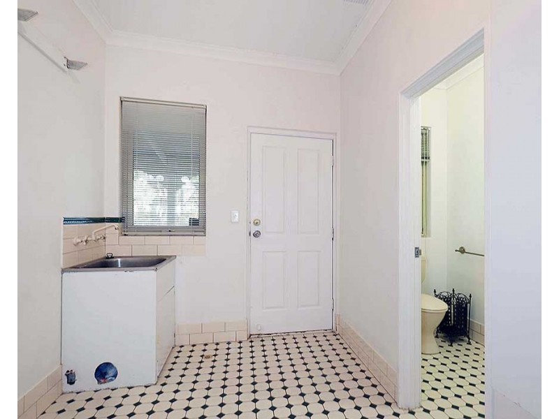 23 Rhodes Place, Maida Vale WA 6057