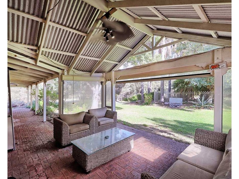 23 Rhodes Place, Maida Vale WA 6057