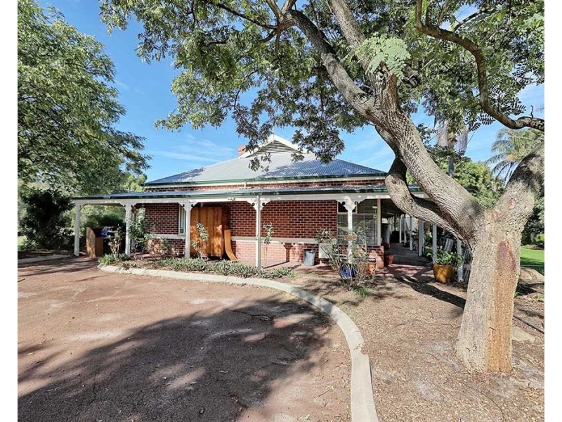 23 Rhodes Place, Maida Vale WA 6057