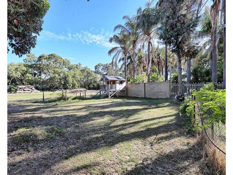 23 Rhodes Place, Maida Vale WA 6057