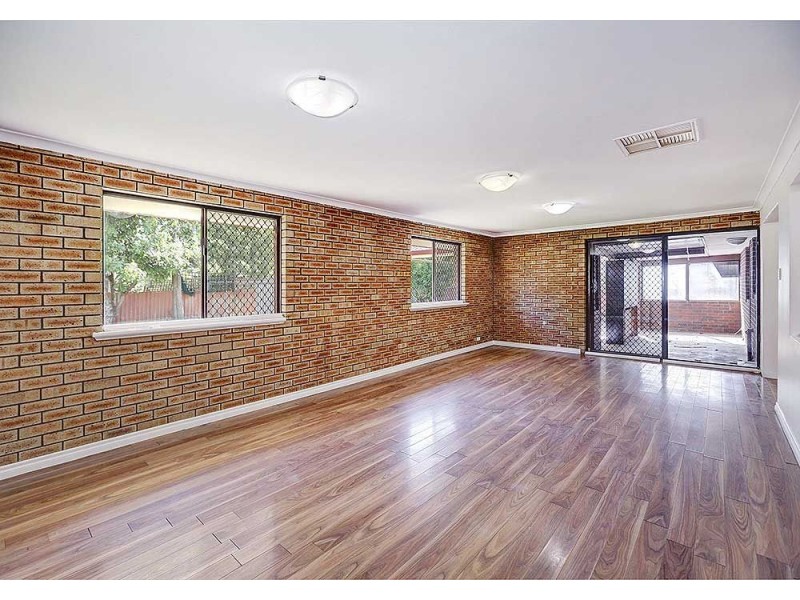 18 Tarata Way, Forrestfield WA 6058
