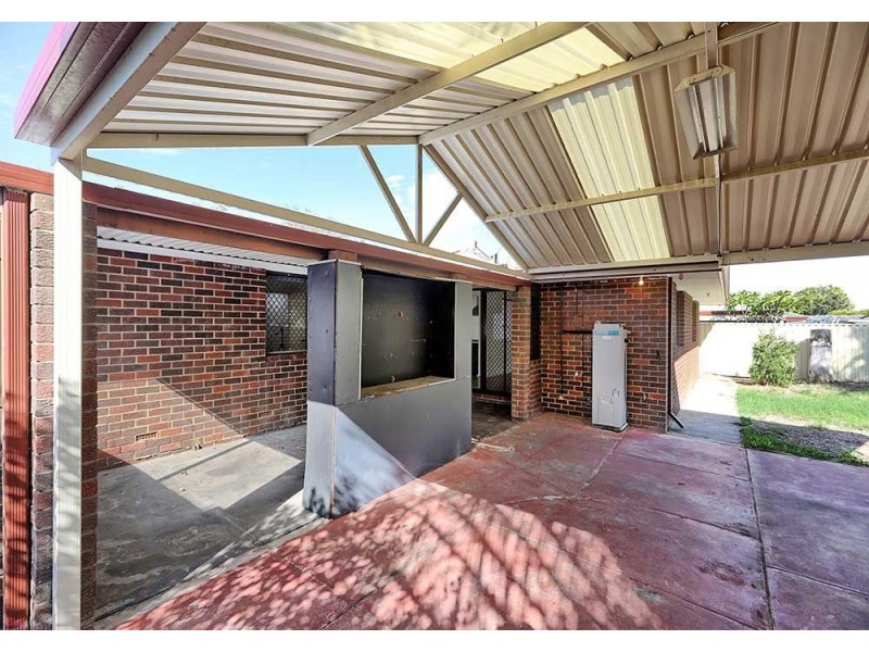 18 Tarata Way, Forrestfield WA 6058