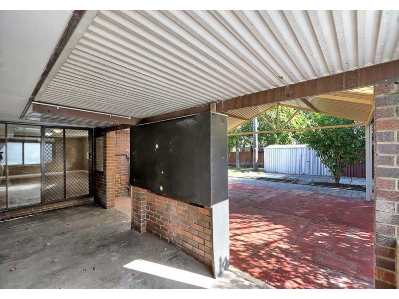 18 Tarata Way, Forrestfield WA 6058