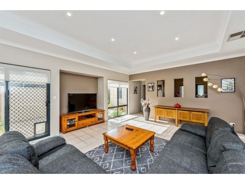 74 Pavilion Circle, The Vines WA 6069