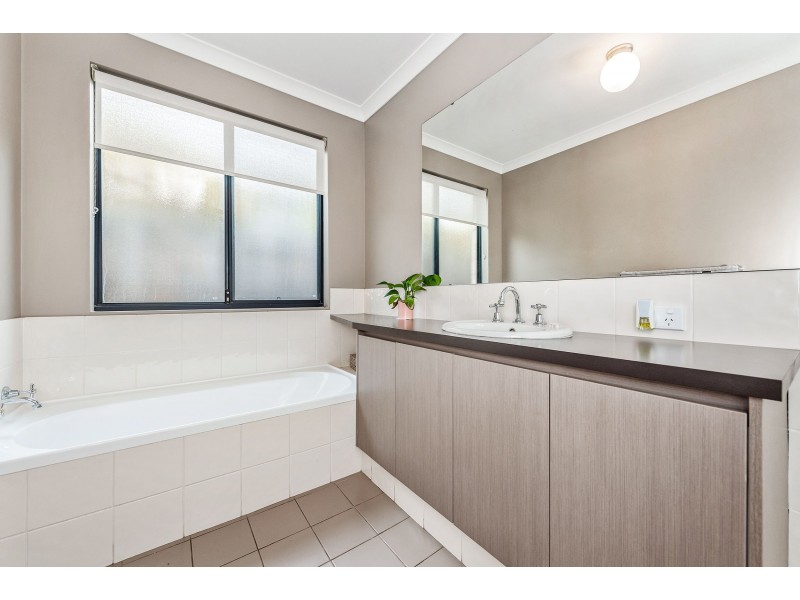 74 Pavilion Circle, The Vines WA 6069