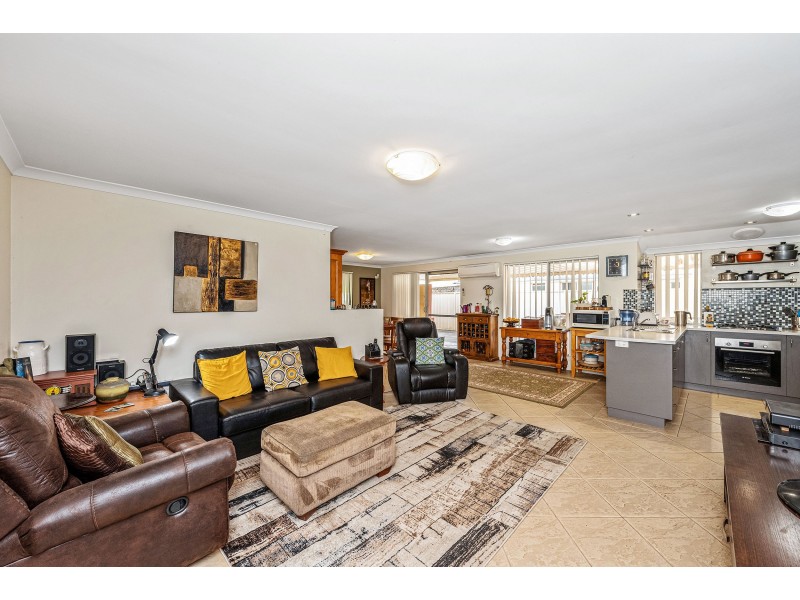 15 Aurora Entrance, High Wycombe WA 6057