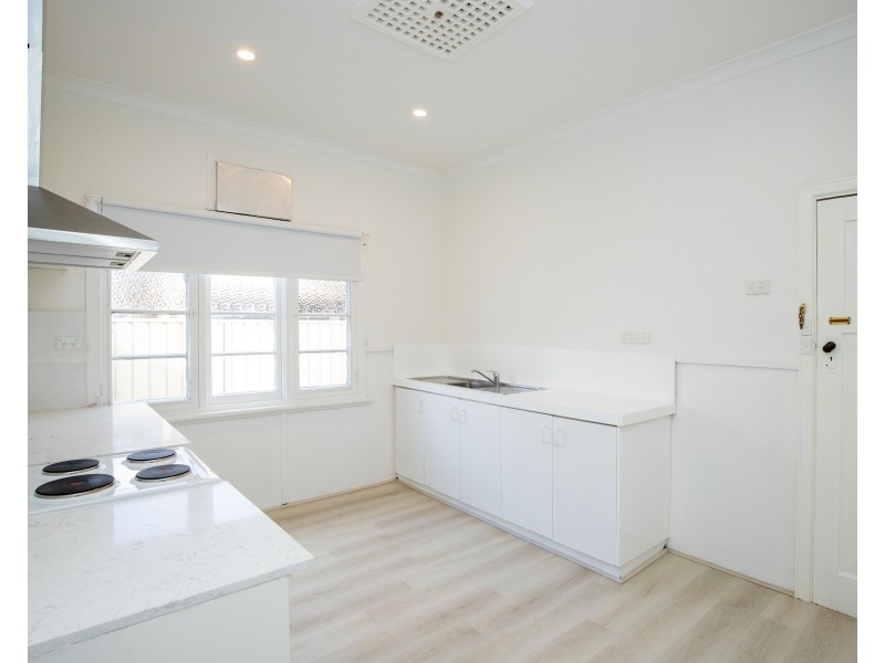 25 Mathoura Street, Midland WA 6056