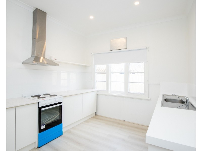 25 Mathoura Street, Midland WA 6056