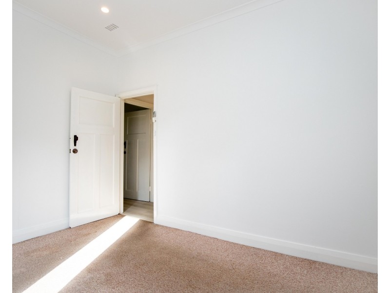 25 Mathoura Street, Midland WA 6056