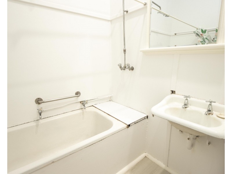 25 Mathoura Street, Midland WA 6056