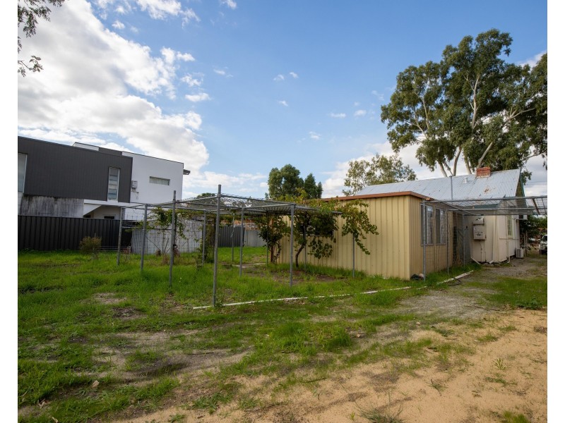 25 Mathoura Street, Midland WA 6056