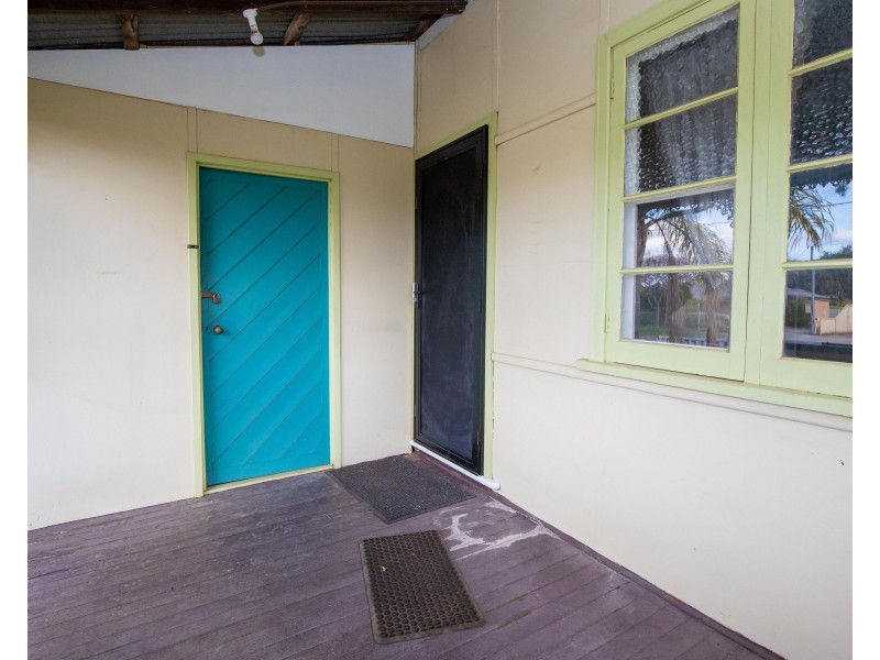 25 Mathoura Street, Midland WA 6056