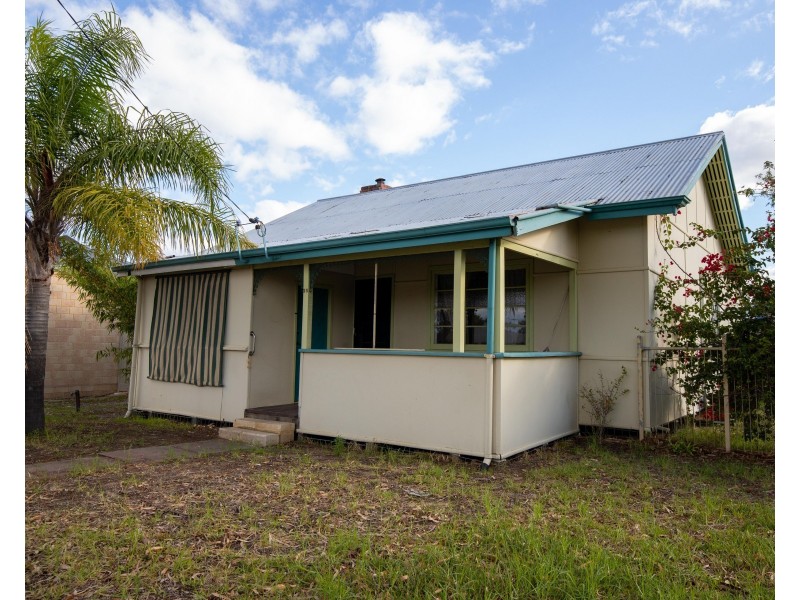 25 Mathoura Street, Midland WA 6056