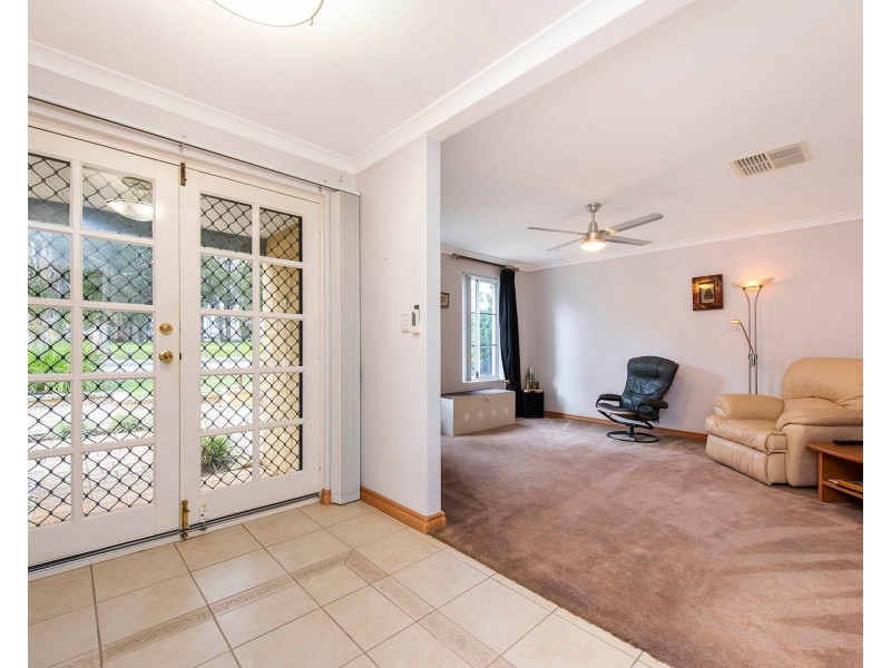 5 Lambertia Crescent, High Wycombe WA 6057