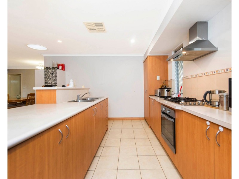 5 Lambertia Crescent, High Wycombe WA 6057